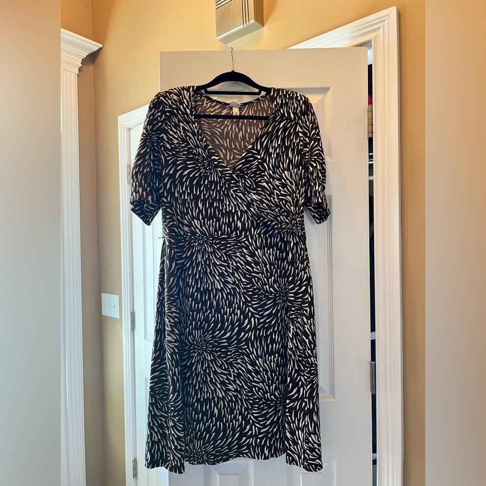 Brown & white pattern, mock wrap, fit and flair